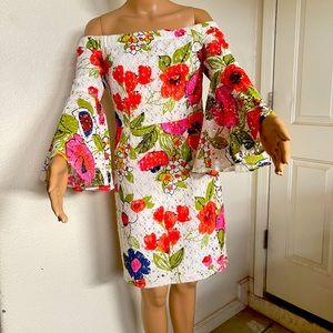 Beautiful multicolore dress, off the shoulders